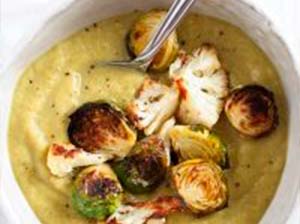 ROASTED BRUSSELS SPROUTS AND CAULIFLOWER SOUP
